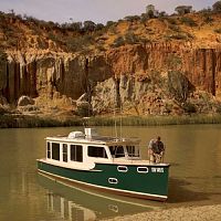 Electric Mundoo III River Murray Cliffs riverboat plywood solar