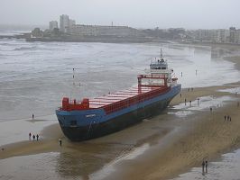 ARTEMIS on les sables d'olonne beach